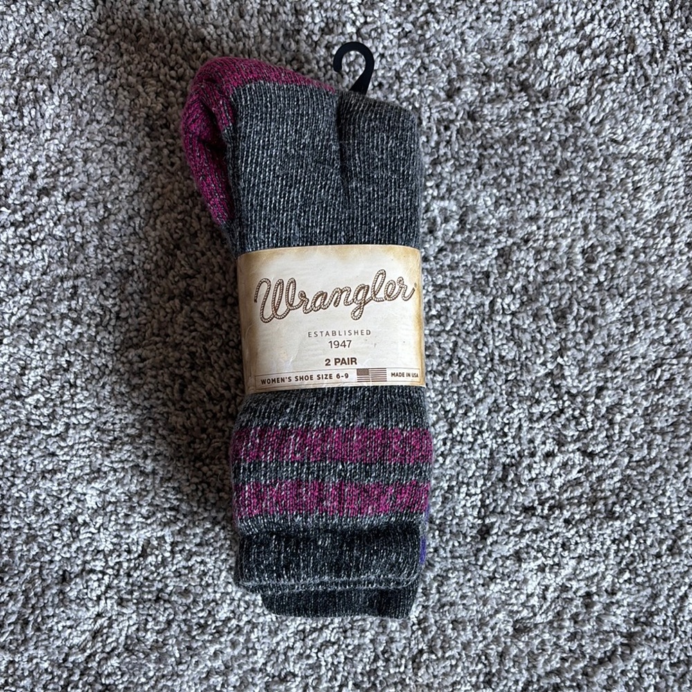 Wrangler Men's Charcoal and Burgundy Striped Socks